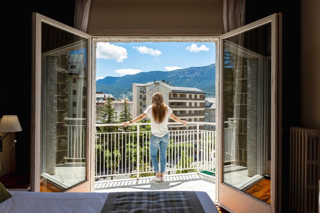 Gran Hotel De Jaca Exterior photo