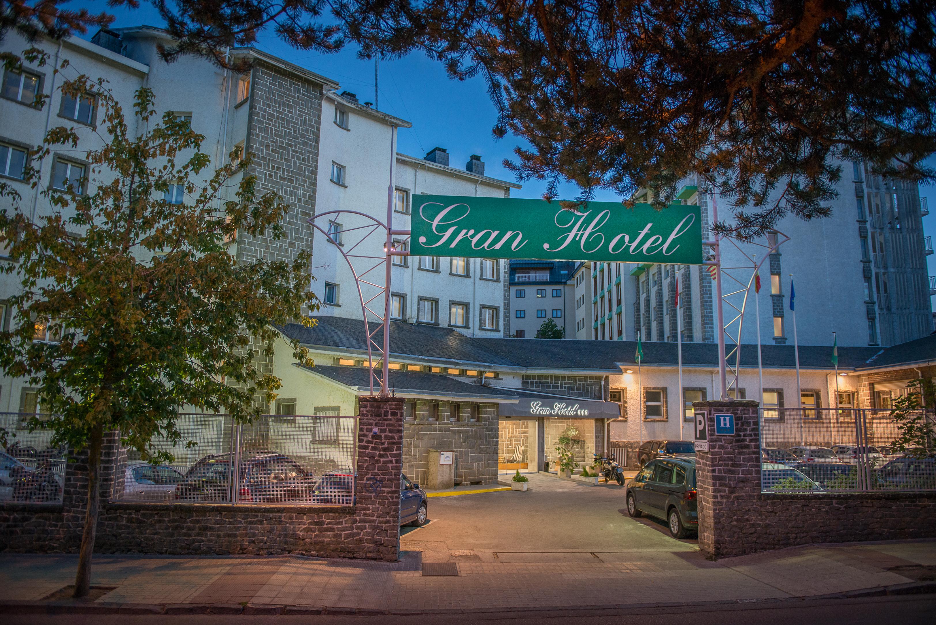 Gran Hotel De Jaca Exterior photo